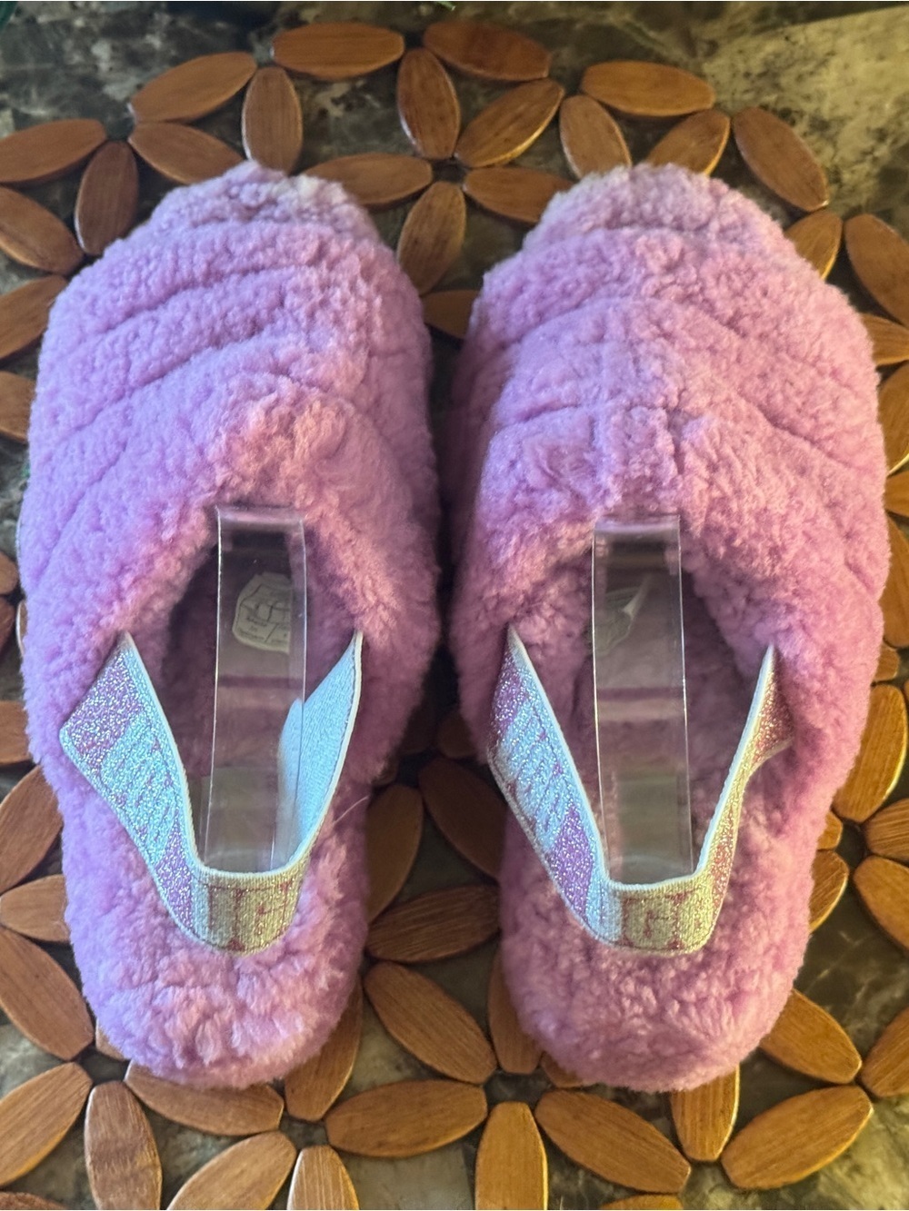 UGG Fluff Yeah Glitter Strap Slides – Size 9